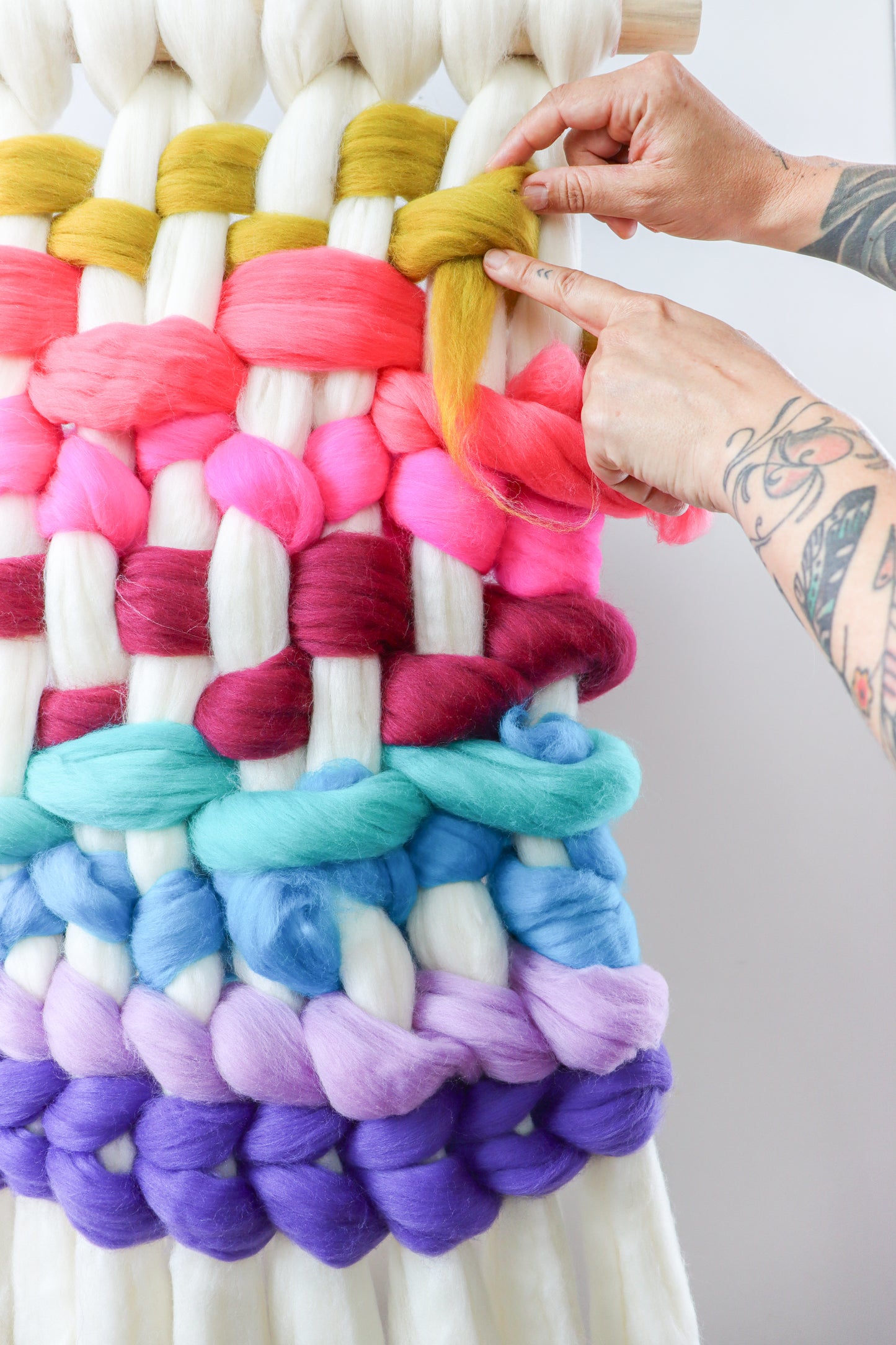 Book - The Joy of Weaving: Modern Frame Loom Projects for Beginners